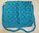 blaue Makramee-Schultertasche mit Reißverschluss und Überwurf (Handarbeit)