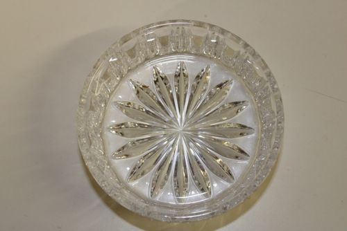 Sahneschälchen aus Bleikristall / Bleiglas