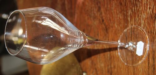 schlichtes Weinglas
