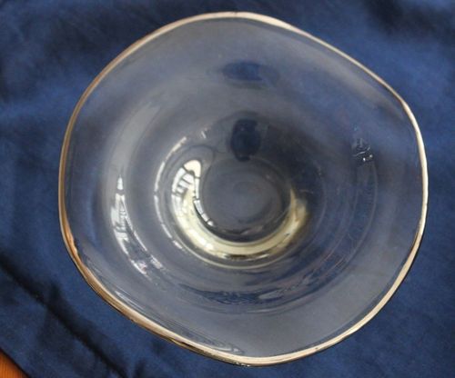 gebogter Glasteller/Kerzenteller mit Silberrand