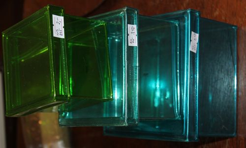 bunte Schachteln, blau-grün, Kunststoff