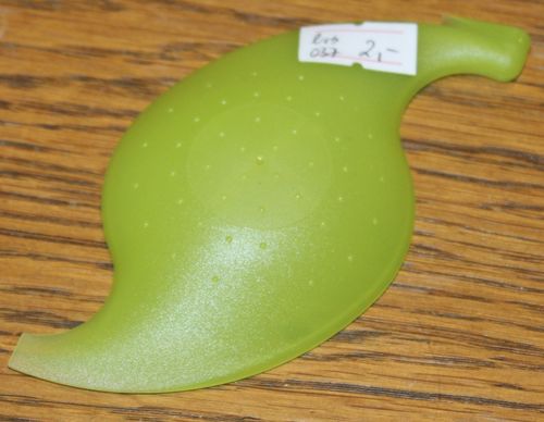 Tupperware: grüner "Löffel", zum Beispiel um Obst auszuschaben ...